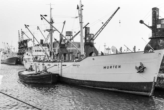 Ein Bild aus besseren Tagen: Das Frachtschiff Murten – auf einer Aufnahme von 1967 – ankert im Hafen der italienischen Stadt Genua.
