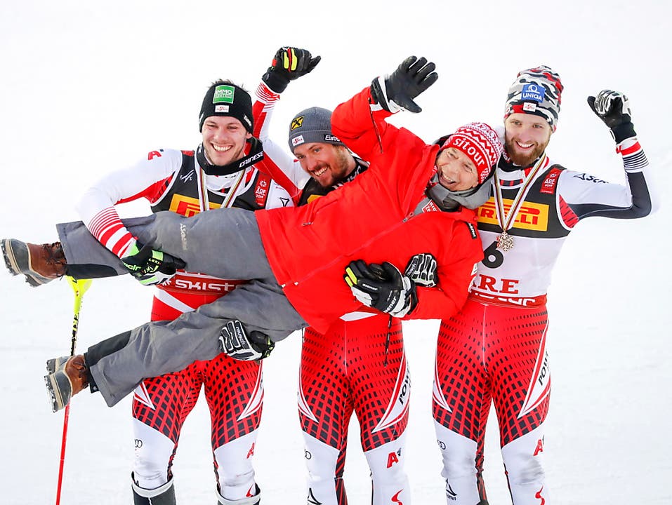 Vor einem Jahr hatte das Austria-Team mit Präsident Peter Schröcksnadel noch gut lachen: Im WM-Slalom in Are feierten Marcel Hirscher (Mitte), Michael Matt (links) und Marco Schwarz (rechts) einen Dreifachsieg