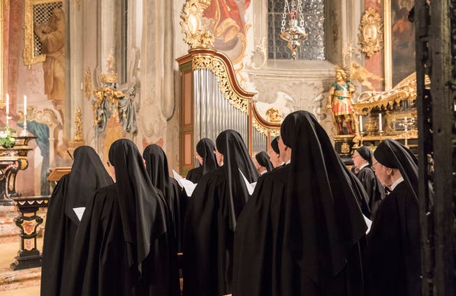 Seit einem Jahr verbinden die Benediktinerinnen das Gebet am Donnerstag mit einer erweiterten Komplet.