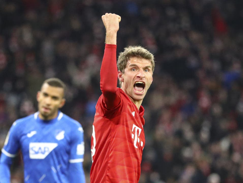 Thomas Müller und die Siegerfaust: Der Deutsche ist an drei der vier Bayern-Tore gegen Hoffenheim beteiligt