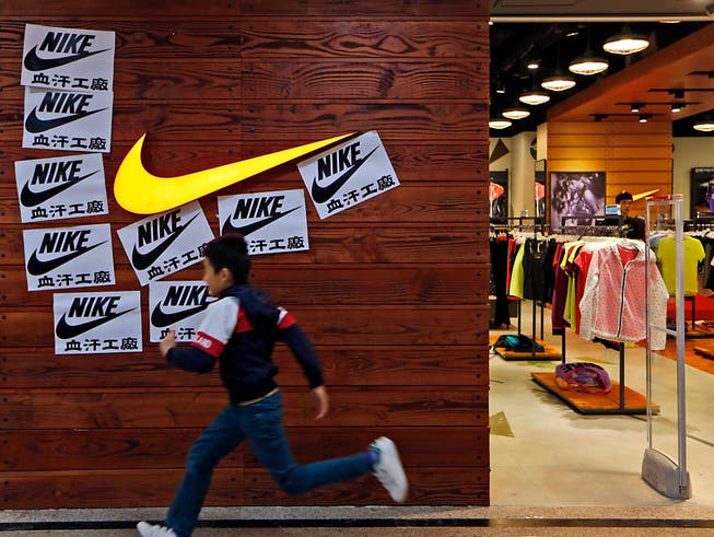 Aufgrund der Schliessung von Nike-Geschäften in Asien während der Ausbreitung des Coronavirus erwartet der Sportartikelhersteller einen rückläufigen Geschäftsgang.