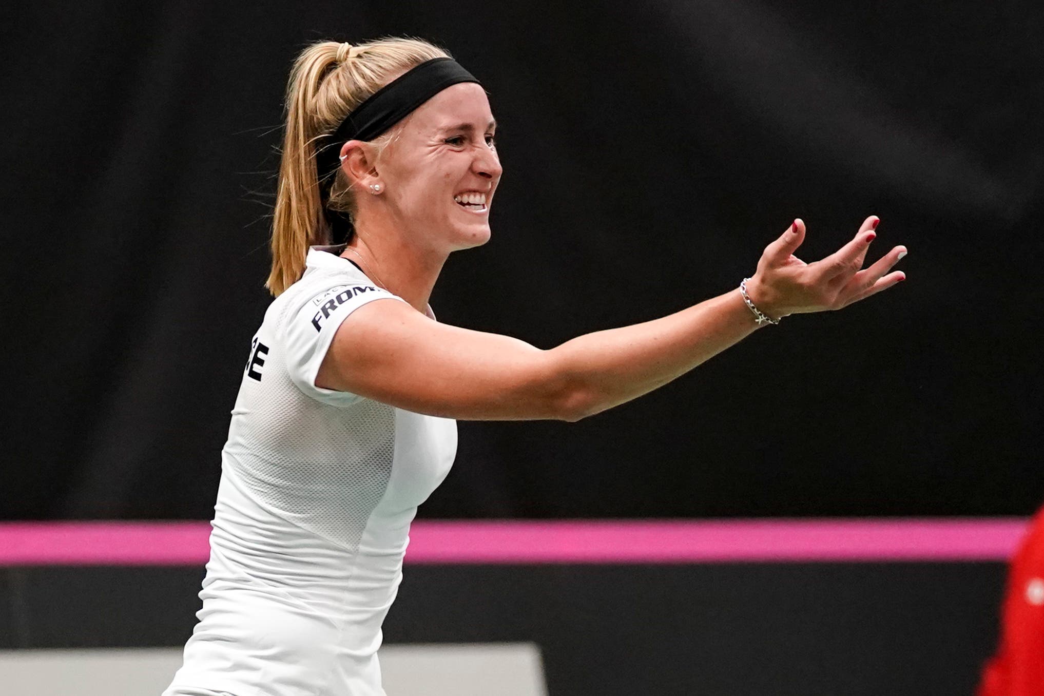 Jil Teichmann gewinnt beide Einzel und Schweiz schlägt Kanada 3:1