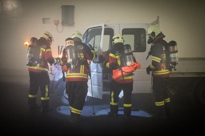 Die Toggenburger Feuerwehrleute konnten in den Tunnels der Umfahrung Bütschwil unter reellen Bedingungen trainieren.