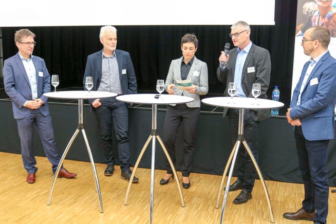 Sie diskutierten angeregt das Thema Raumluft in Schulen, von links: Martin Müller, Peter Störchli Thomas Wieland und Wolfgang Bosshart.