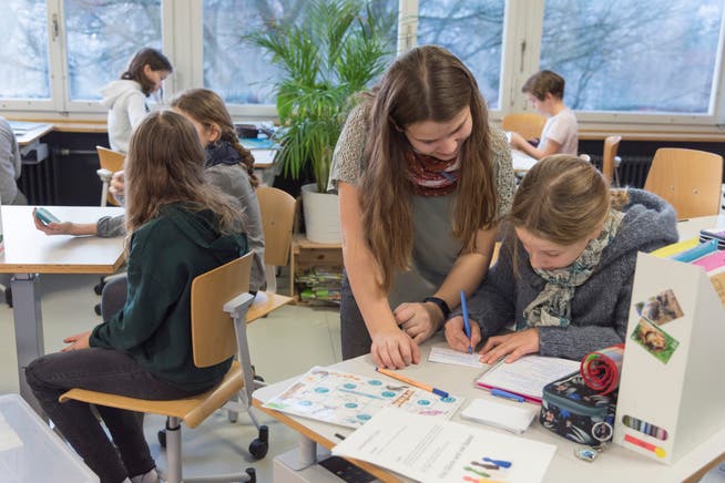 Experiment im Schulhaus Feldli-Schoren: Statt Hausaufgaben zu Hause lösen, gibt es eine Lernzeit im Klassenzimmer.