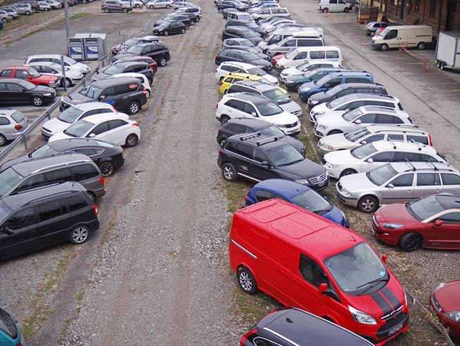 Der Parkplatz im alten Güterbahnhof St.Fiden. Hier hat die Stadtpolizei St.Gallen medizinischem Personal bereits Gratis-Abstellplätze fürs Auto zugewiesen.