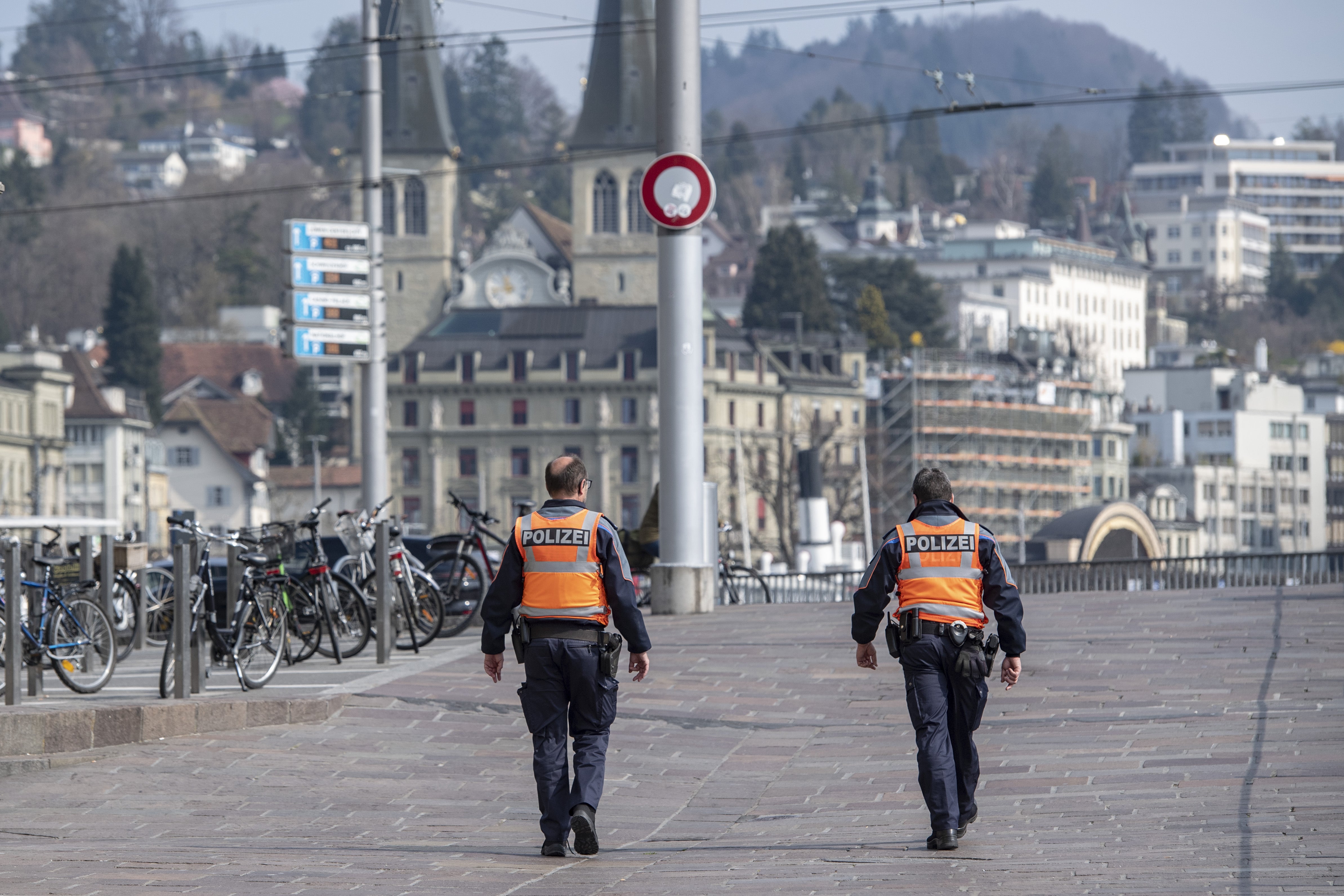 Coronavirus Luzern: Anrufe Bei Polizei Wegen Regelverstössen