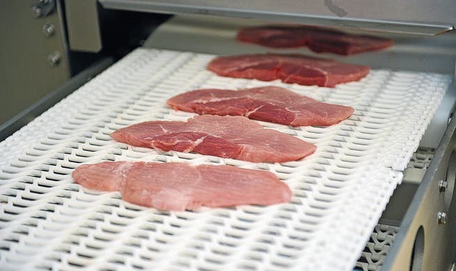 Fleisch muss wegen Nachfrageeinbruch eingefroren werden.