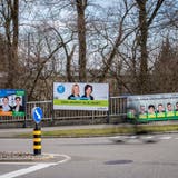 Wahlplakate an der Bergstrasse in Kreuzlingen. ((Bild: Reto Martin))