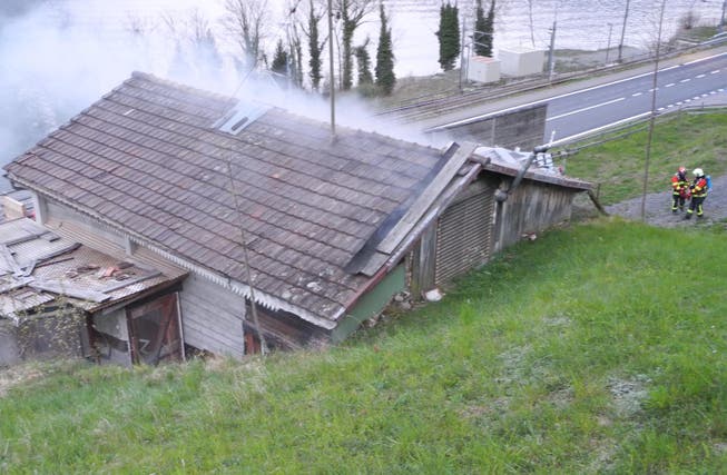 In diesem unbewohnten Haus in Morschach löschte die Feuerwehr einen Brand.