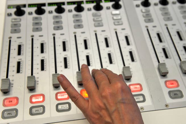 Die parlamentarischen Kommissionen sollen private Radio- und Fernsehstationen finanziell unterstützen. (Symbolbild)