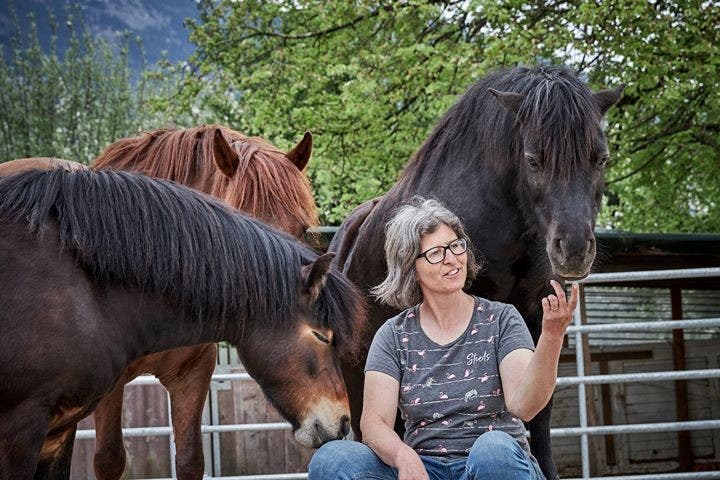 Yvonne Eggermann (52), Leiterin der Kinderreit- und Ponyschule Rössli Hü Immensee.