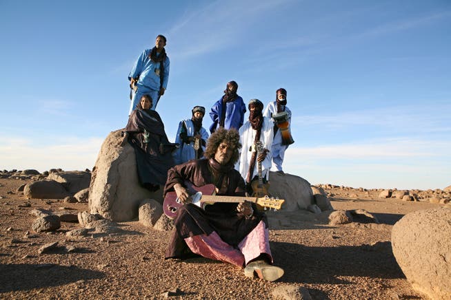 Die weltweit wohl bekannteste Tuareg-Band Tinariwen wäre Headliner am Startabend des diesjährigen B-Sides gewesen.