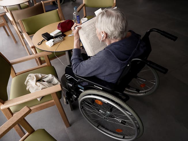 In Singapur hat eine 102-jährige Frau in einem Altersheim eine Coronavirus-Infektion überlebt.
