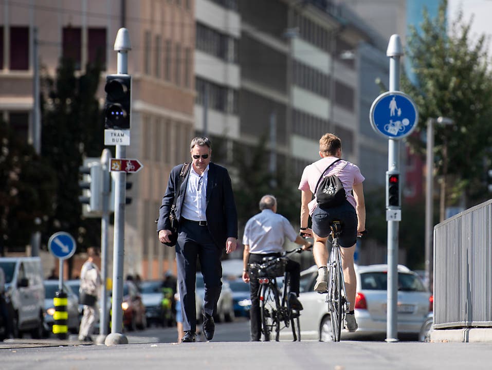 Gemischte Gehwege gibt es bereits in Zürich. Ab 2021 dürfen Kinder bis 12 Jahre auch auf Trottoirs velofahren.
