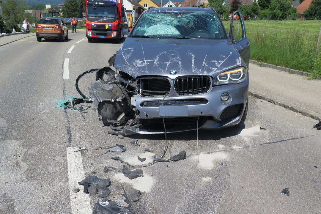Brislach BL, 18. Mai: Bei einem Selbstunfall in Brislach BL hat sich am Montag ein 26-jähriger Autofahrer Verletzungen zugezogen.