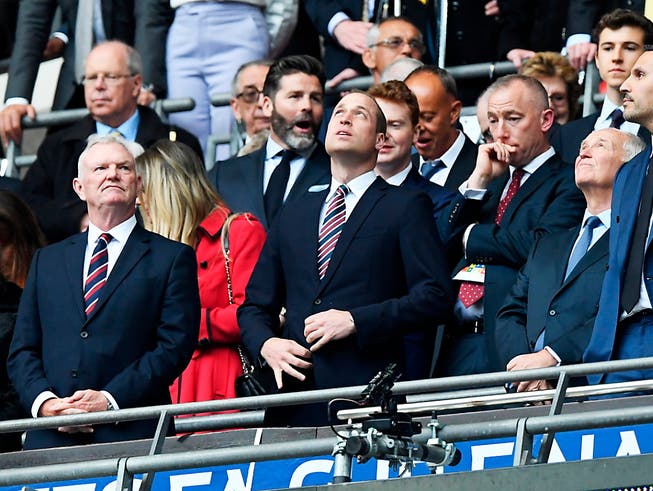 FA-Chairman Greg Clarke (ganz links) rechnet damit, dass es in England Geisterspiele bis 2021 geben könnte