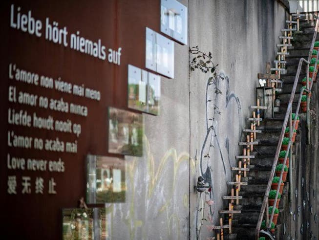 Die Gedenkstelle für die Opfer des Loveparade-Unglücks in Duisburg. Der Prozess um den Tod von 21 jungen Menschen wurde ohne Urteil eingestellt.
