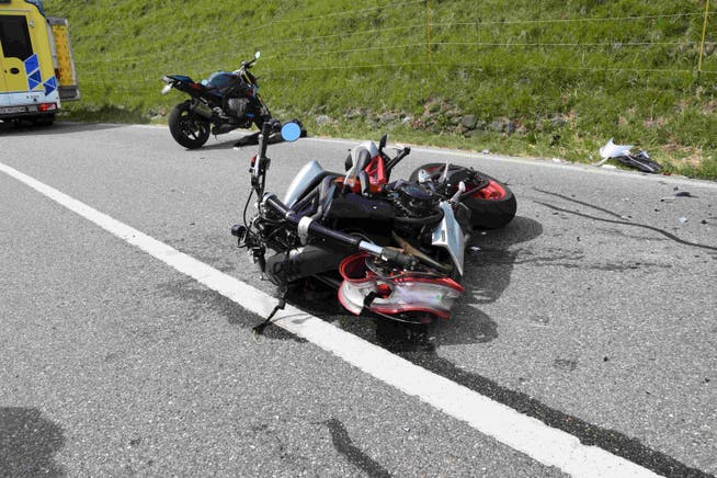 Der Motorradfahrer musste schwer verletzt ins Spital geflogen werden.