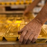 So viel Gold: Wer hat es im Wagon der SBB vergessen? (Symbolbild: Martin Ruetschi / KEYSTONE, Zürich, 8. August 2011)