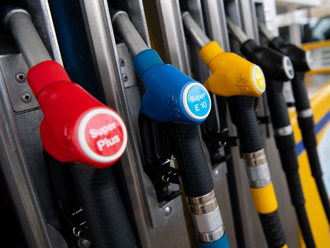 Der Bundesrat hat die Steuern auf Benzin und Dieselöl per Anfang 2021 erhöht.