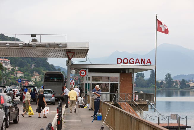 Grenzübergang bei Ponte Tresa im Tessin. 2019 hat die Schweiz viele ausländische Gäste angezogen. 