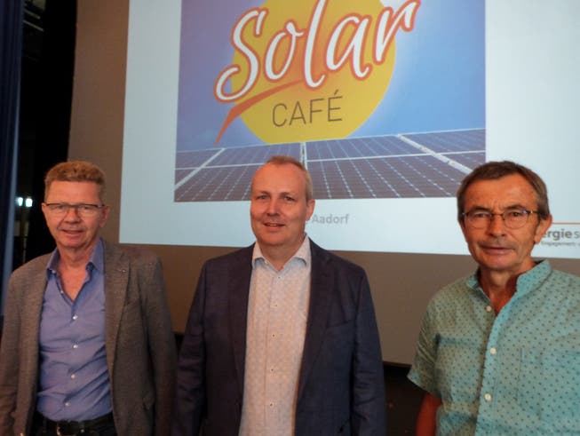 Peter Meier, Energiegenossenschaft Winterthur, Michael Haldemann, Energiestadt Aadorf und Kurt Gnehm, Präsident Solargenossenschaft Aadorf.