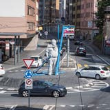 Blick auf den Kreuzstutz-Kreisel und die Baselstrasse. (Bild: Nadia Schärli  (Luzern, 2. August 2017))