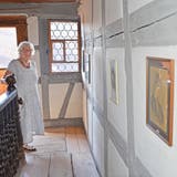 Eigentümerin Mary Sauter im Treppenhaus ihrer Liegenschaft «Kehlhof» in Ermatingen. (Bild: Margrith Pfister-Kübler)