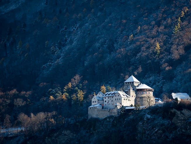 Im Fürstentum Liechtenstein ist am Sonntag über drei Vorlagen abgestimmt worden. Alle drei Vorlagen wurden abgelehnt. Im Bild das Schloss der Fürstenfamilie in Vaduz.