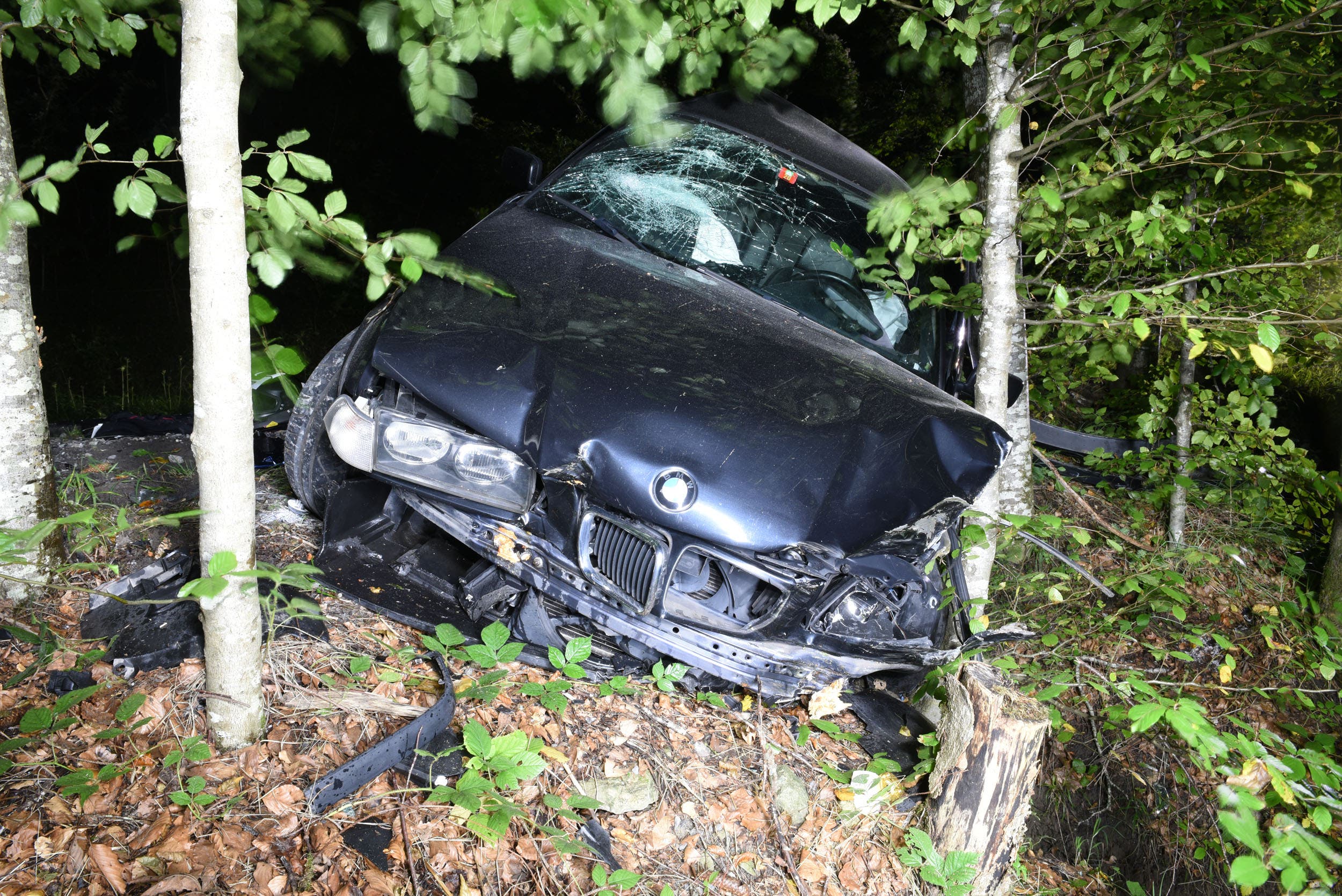 Video Drei Verletzte Bei Schwerem Unfall Mit Auto Und Toff In Obernau