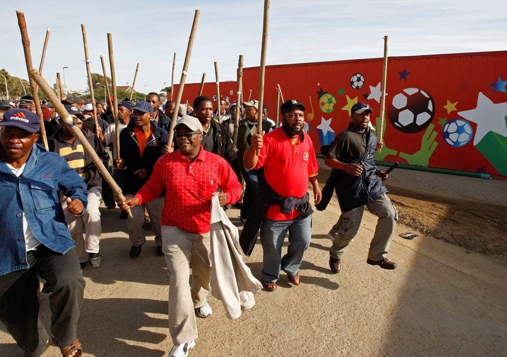 Arbeiterstreiks in Südafrika Die Arbeiter fordern fairere Lohnverhältnisse.
