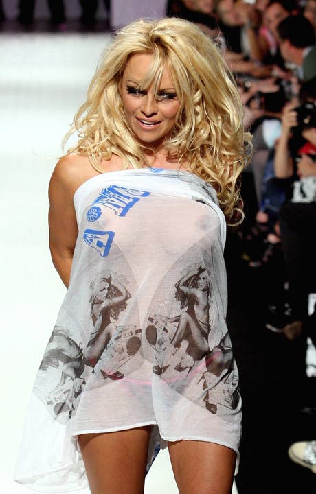 Pamela Anderson Bei der Modeschau von RIchie Rich.