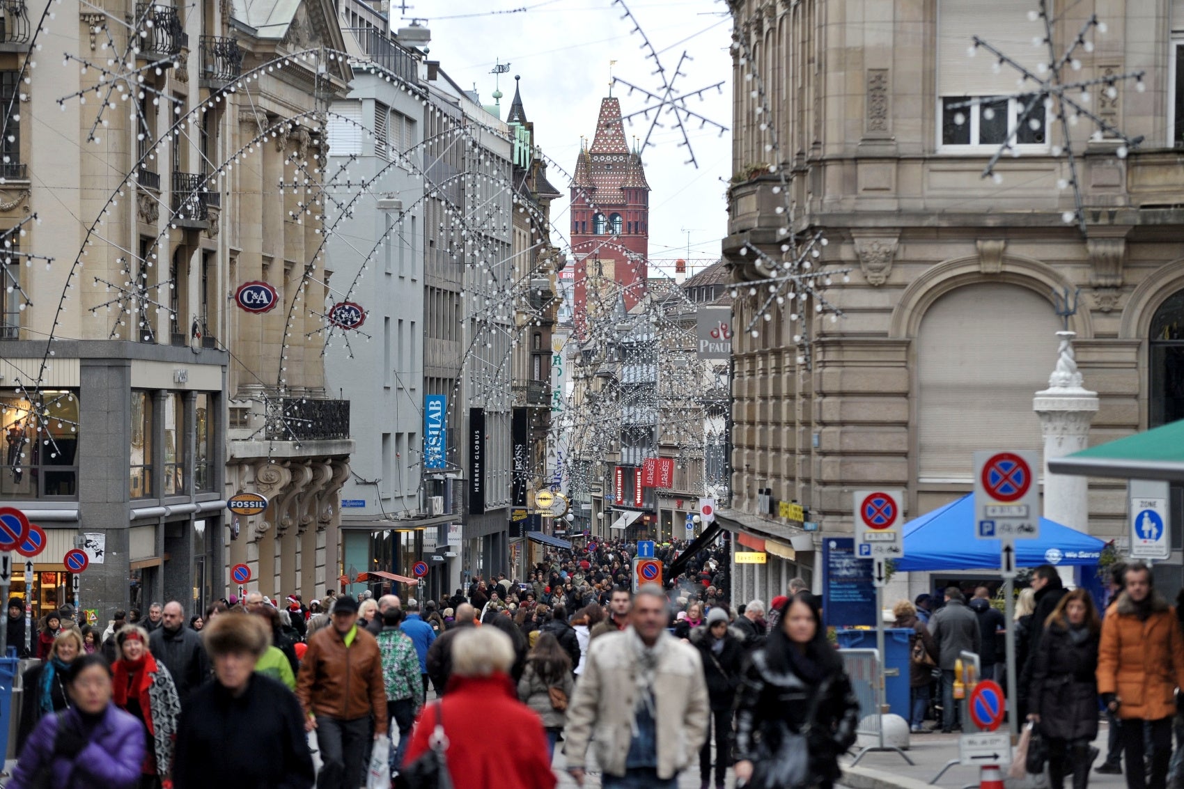 Sonntagsverkauf - Der Silberne Sonntag Lockt Scharen In Die Stadt