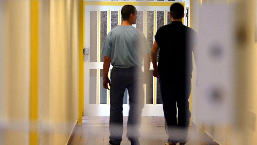 Jugendilche - Jugendliche Straftäter sollen länger hinter Gitter