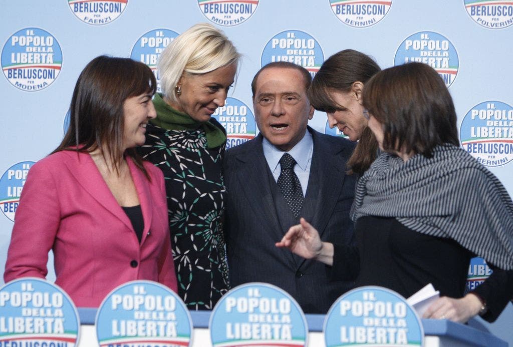 Silvio Berlusconi - Der Sexprotz unter den Politikern Er hat ein Faible für schöne Frauen in der Politik