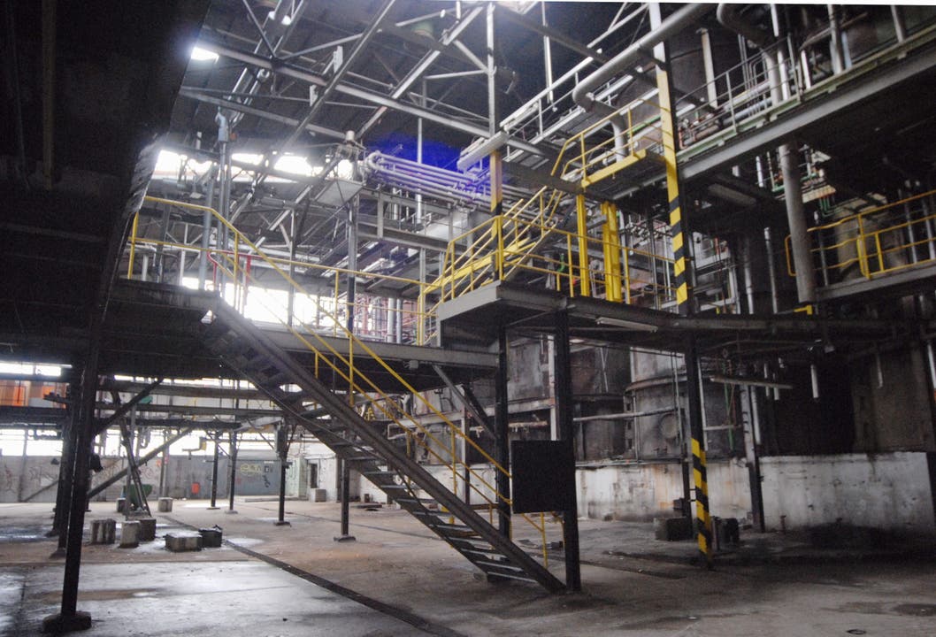 «Eisengewirr» Blick in eine ehemalige Produktionshalle.