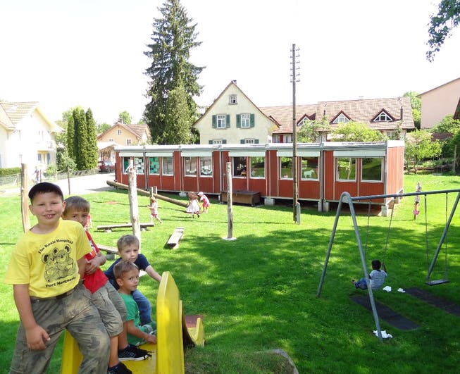 Der Kindergartenpavillon Zwidellen in Frick soll abgebrochen werden und der Spielplatz erhalten bleiben. chr