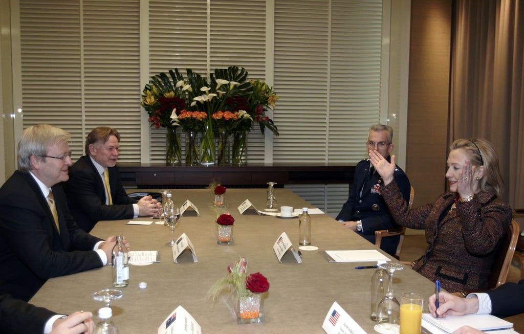  Hillary Clinton berät in Genf mit Australiens Aussenminister Kevin Rudd und weiteren Ministern der westlichen Welt die Lage in Libyen.