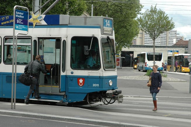 Ob die Trams stillstehen und es bei den Verkehrsbetrieben der Stadt Zürich zum Streik kommt, entscheidet sich diese Woche. mts