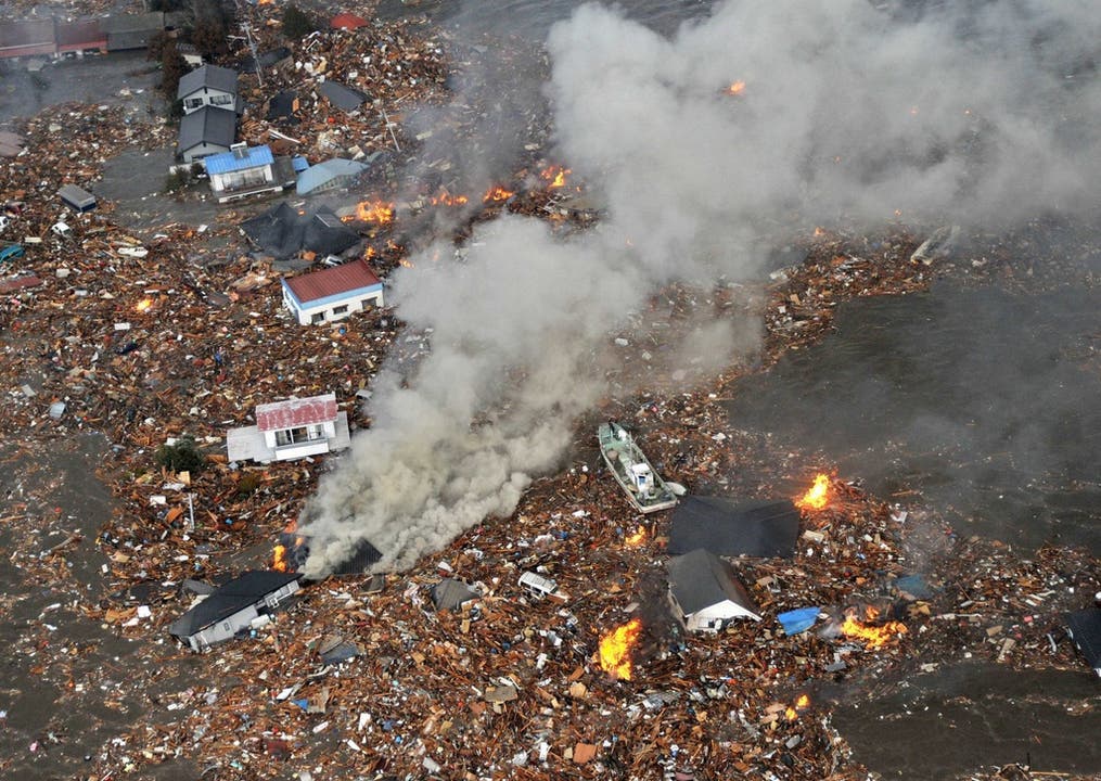 Die Zerstörung in Sendai Die 130 Kilometer von der Ostküste gelegene Stadt Sendai ist völlig zerstört.