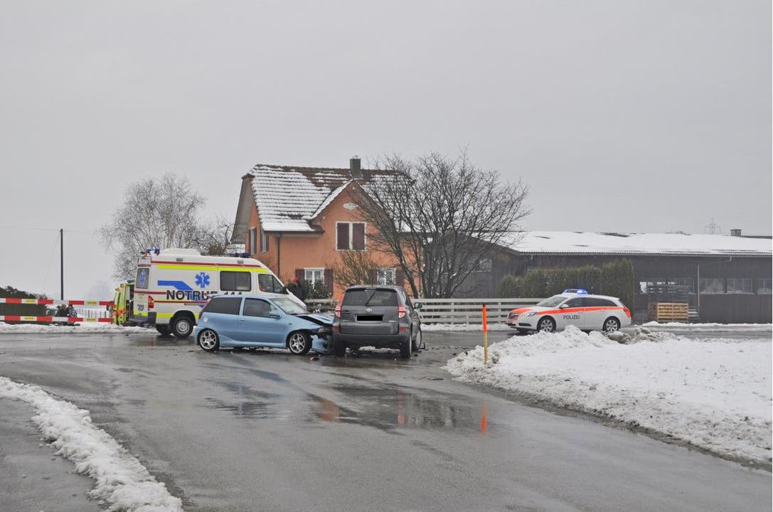 Matsch: Vier Fahrzeuge kollidierten in Boswil