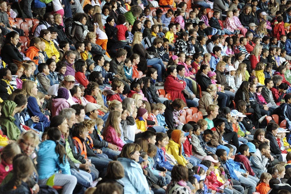 Über 2500 Hortkinder feiern im Zürcher Letzigrund Stadion das Jubiläum «125 Jahre Hort»