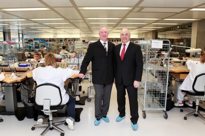 André und Ronnie Bernheim, Besitzer der Uhrenherstellerin Mondaine Watch AG, kämpfen um die Marke «M-Watch». Hanspeter Bärtschi
