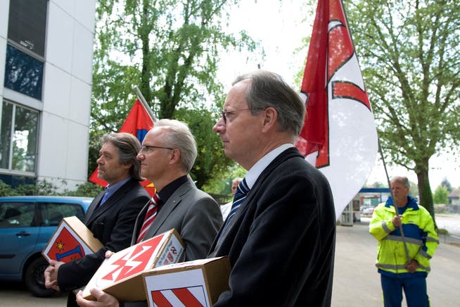 Solidarisch: Die Gemeindepräsidenten (v. l.) Peter Jordi (Gerlafingen), Martin Blaser (Biberist) und Kuno Tschumi (Derendingen). hansjörg sahli