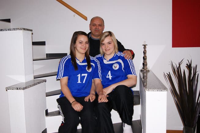 Erfolgreiche Familie: Aline, Thomas und Stephanie Mathys (v.l.n.r.). ker