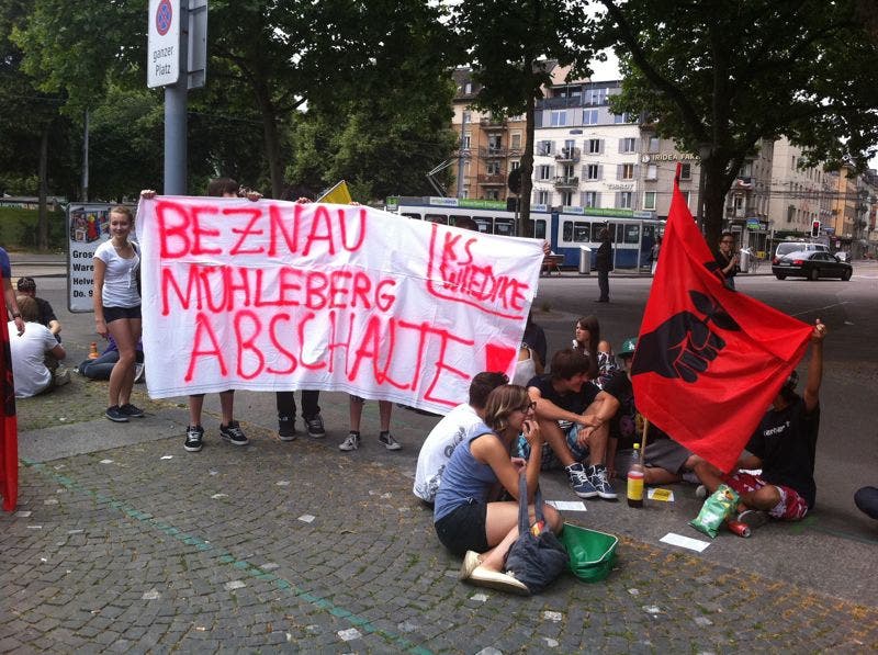 Schüler protestieren in Zürich gegen Atomkraft