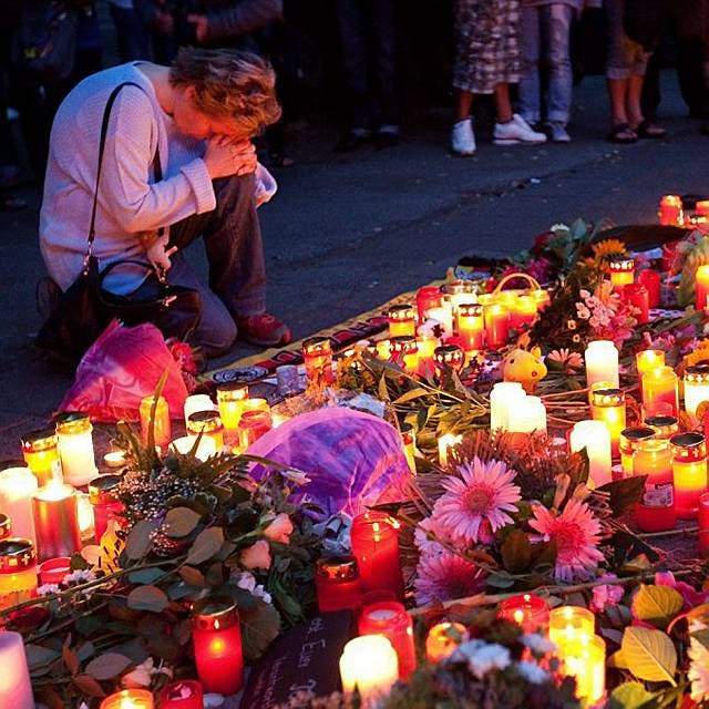 Trauer nach dem Unglück bei der Loveparade in Duisburg