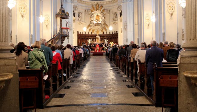 Gottesdienste in der St.-Ursen-Kathedrale wird es frühestens im Sommer 2012 wieder geben. Hanspeter Bärtschi Gottesdienste in der St.-Ursen-Kathedrale wird es frühestens im Sommer 2012 wieder geben. Hanspeter Bärtschi
