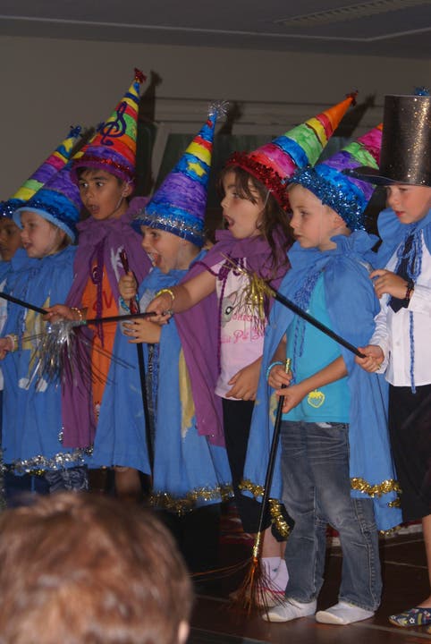 Die drei Kindergärten vom Schulhaus Eichholz präsentierten drei grossartige und berührende Zaubershows